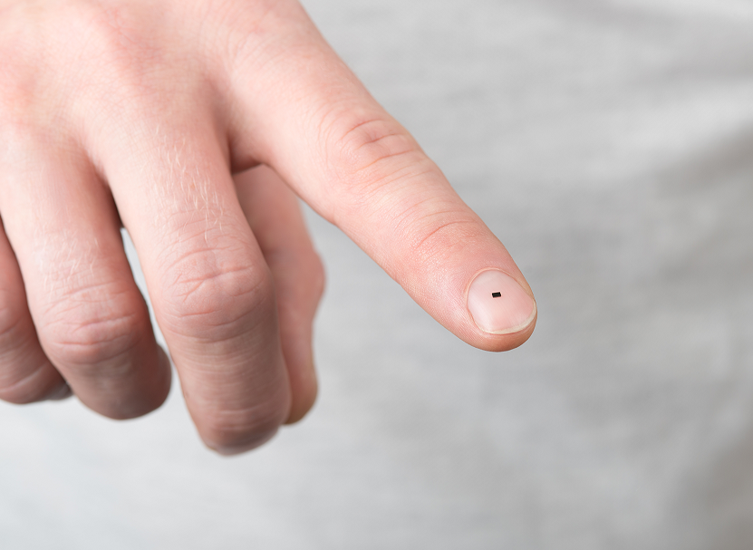 Image: SiTime part on top of the finger