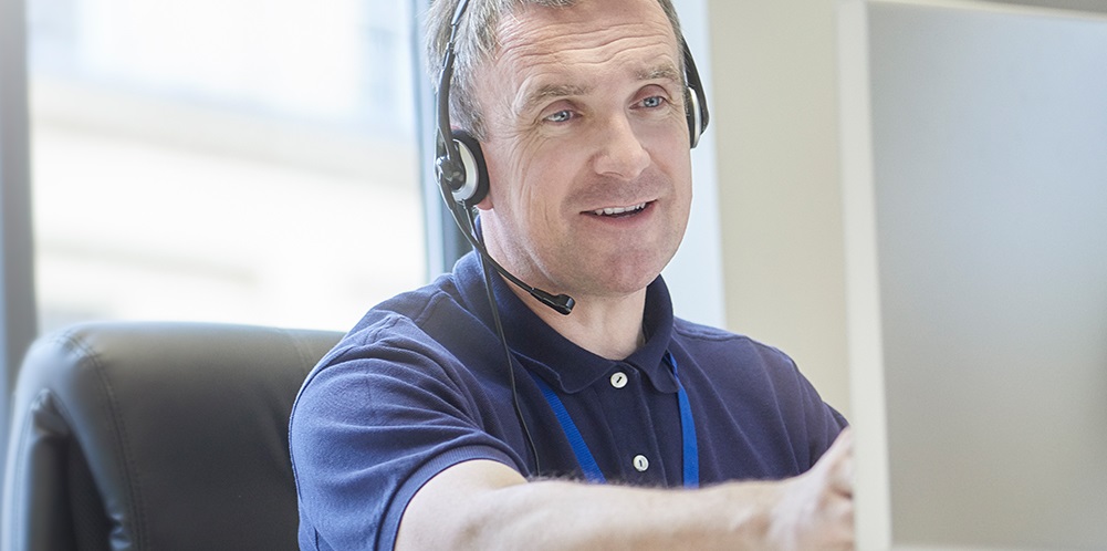 Image: Contact person talking to somebody using the headset